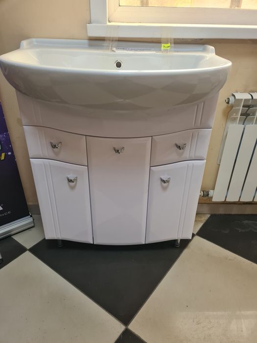 Продам мебель ванну комноту