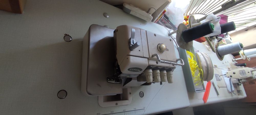 Averlog   tikuv  mashinasi