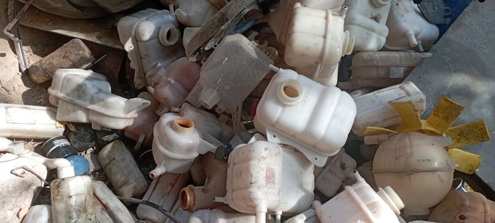 Plasmassa sotiladi 3000 so'm