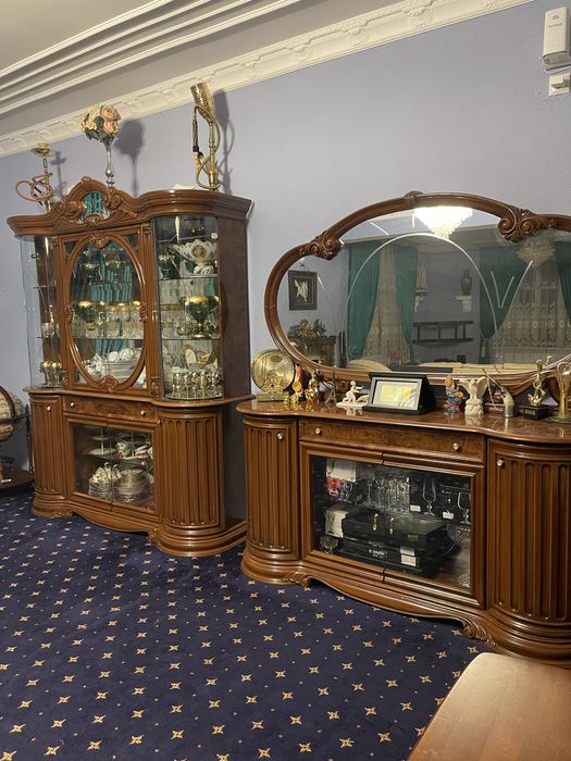 Гарнитур италиянский срочно продаю