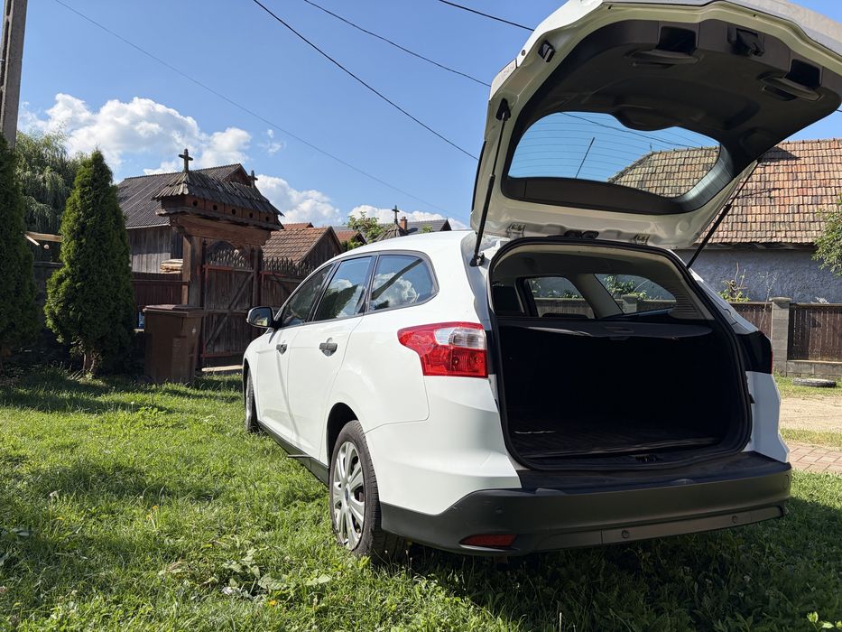 FORD Focus 2014 — imagine 5
