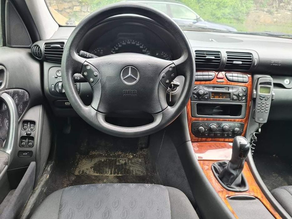 Mercedes W203 C220CDI 143кс ръчка седан НА ЧАСТИ!