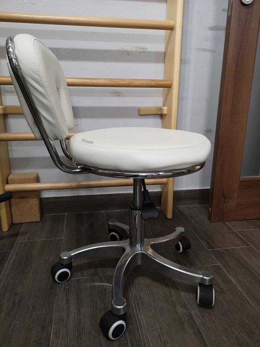 Професионален козметичен стол за педикюр