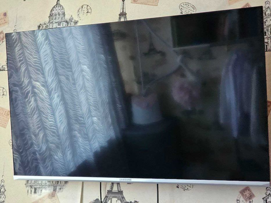 Продаётся телевизор SMART  Samsung  Model: QLED TV