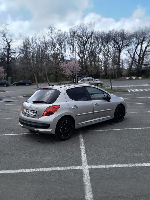 Vând Peugeot 207