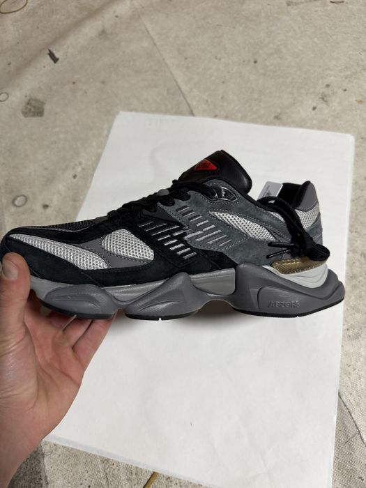 Adidasi New Balance 9060