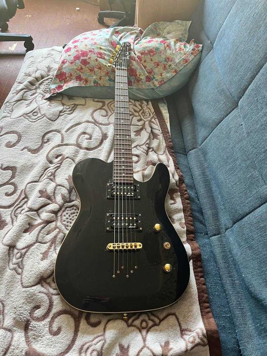 Продам электрогитару