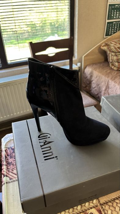 Продавам  дамски боти