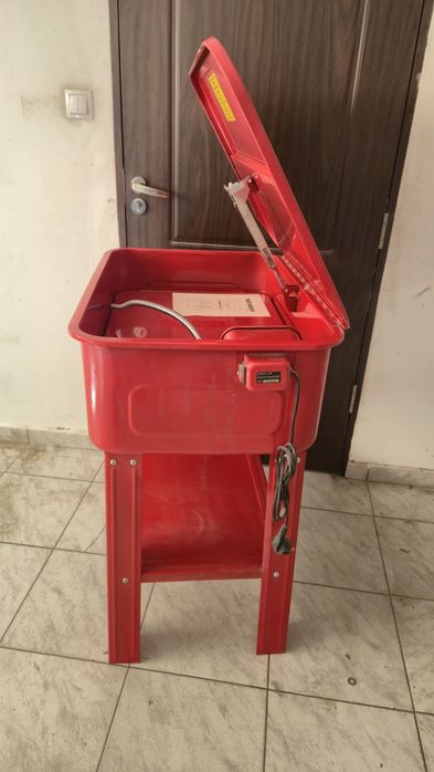 Masina se spalat  piese si presa hidraulica