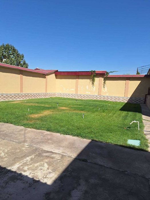 Hovli sotiladi arzoncha narxda