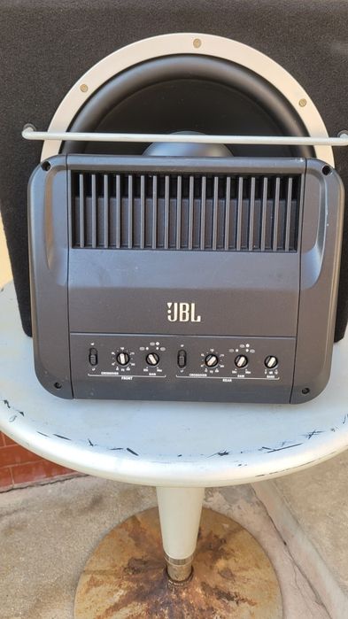 Subwoofer auto JBL 1100 Wati + statie