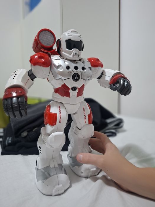 Robot inteligent cu telecomanda pentru  copii