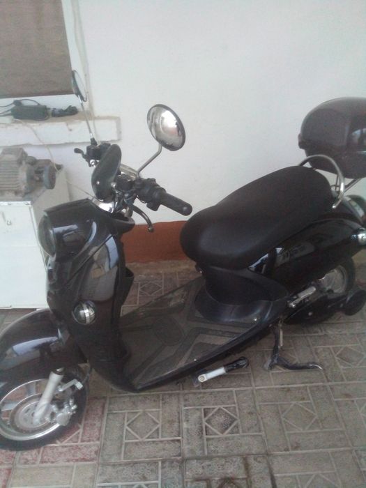 Сроочно мопед сотилади,  холати идеал тел килиглар нархини келишамиз