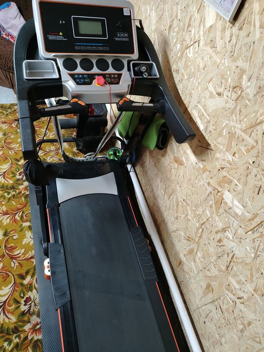 Продам беговую дорожку