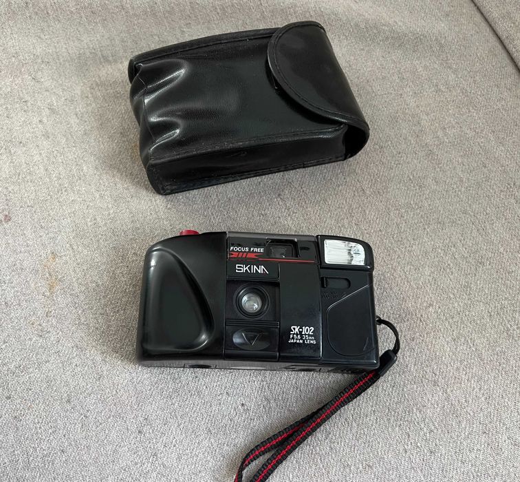 Aparat foto SKINA SK-102 35mm focus free cu blitz si husa