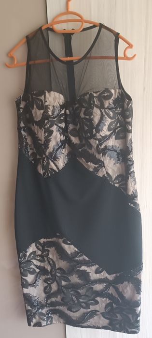 Черна рокля с дантела