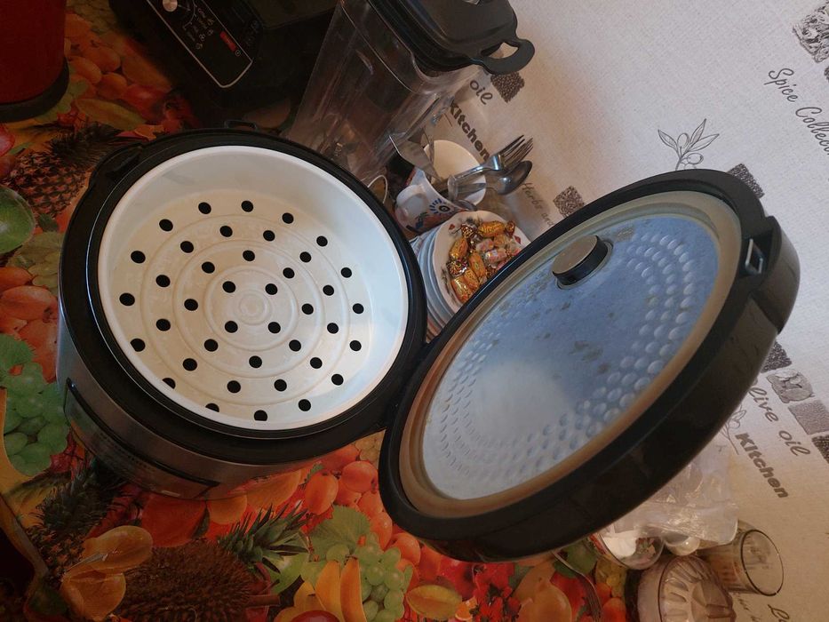 Мультиварка  REDMOND