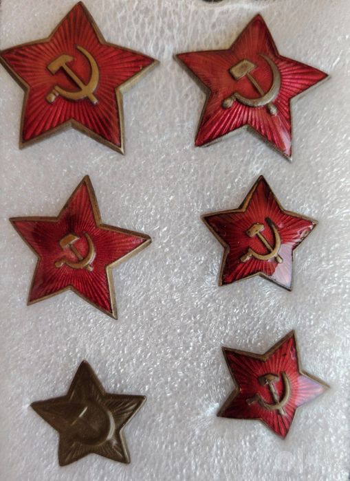 Значки на тему космонавтики и другие