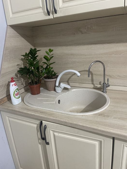 Продам кухонный гарнитур с техникой