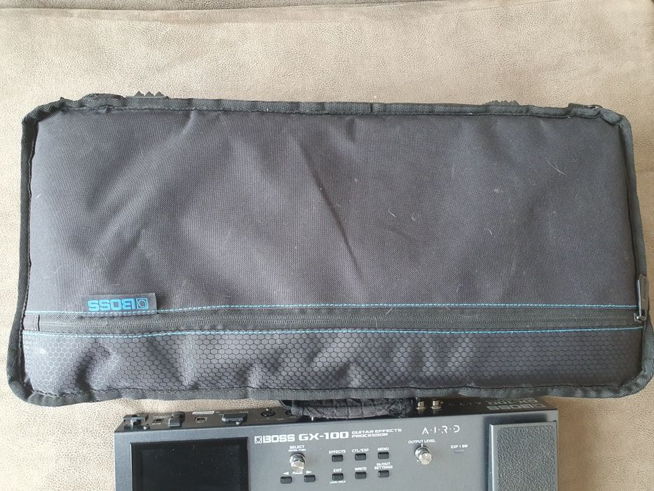 Китарен процесор BOSS GX-100  с тъчскрийн