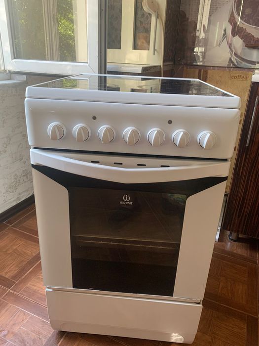 Продам электрическую плиту