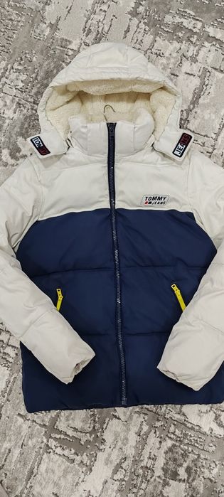 Geacă din puf Tommy Jeans  mărimea L