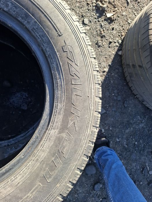 Vand 2 anvelope 235 65 16 C falken de iarna bune dot 2021