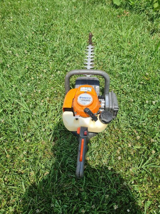 Motounealta tuns gard viu Husqvarna 226HD60S