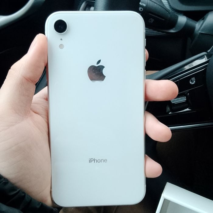 Продаю Iphone XR в хорошем состоянии