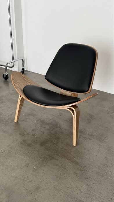 кресло кожа с деревом