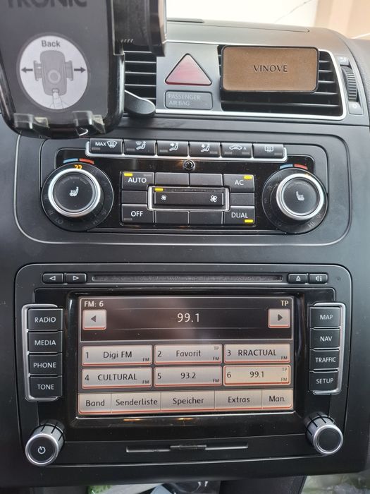 Vand navigatie rns510 vw touran 2012 perfect  functionala cu cod