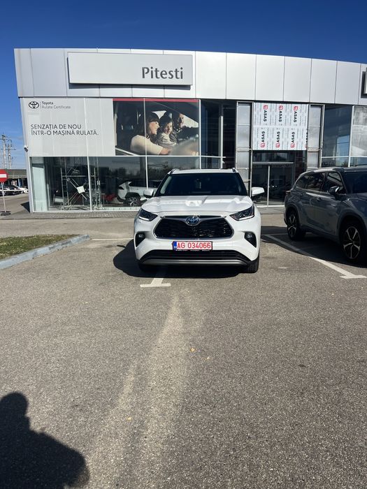 Toyota Highlander 2,5 Hibrid AWD Luxury Pearly