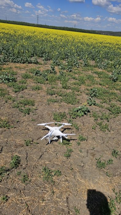 Dronă DJI Phantom 4