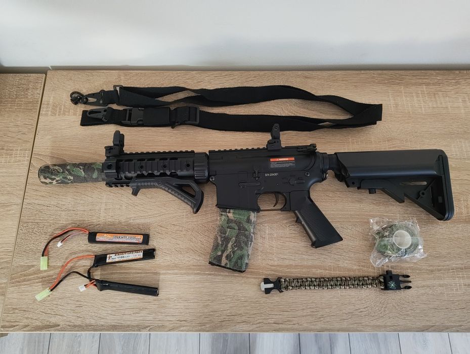 Vând Replica M4 CM.513 Cyma cu accesorii