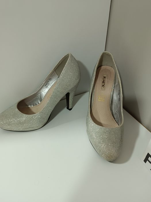 Сребърни обувки 37 номер