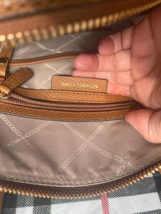 Geanta nouă Michael Kors Mercer, piele naturala, 31x23x12 cm, Bej/Maro