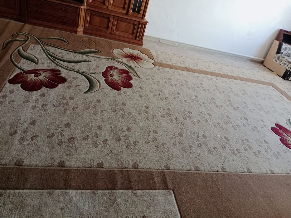 Кілем сатылады  6*4