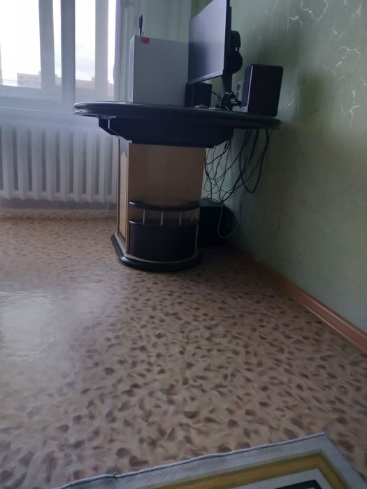 Стол обеденный большой