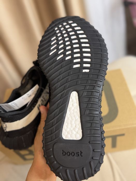 Adidas Yeezy Boost 350 V2 Black White – NOI – 350 lei