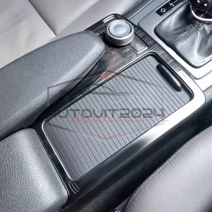 Щора за централна конзола за w204 w207 w212 Mercedes