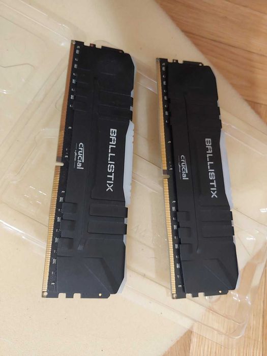 32GB DDR4 3000Mhz CL15 - Crucial Ballistix RGB