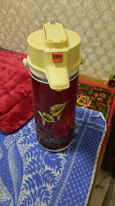 Термосы продам 3 литровый и 2 литровых