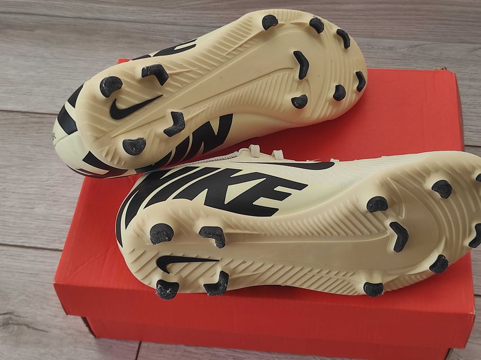 Бутонки Nike  запазени