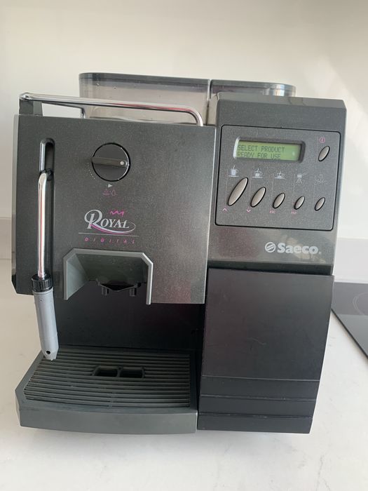 Кафе машина Saeco Royal е Кафеавтомат с кафе на зърна и мляно кафе