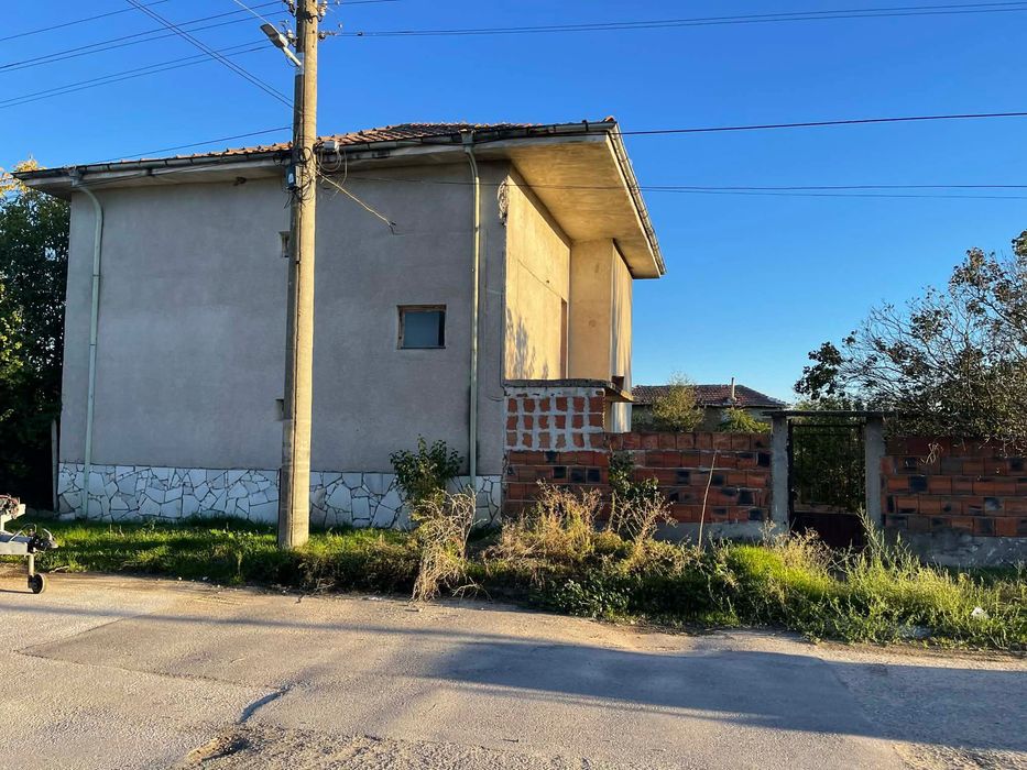 Продавам къща в Брезово