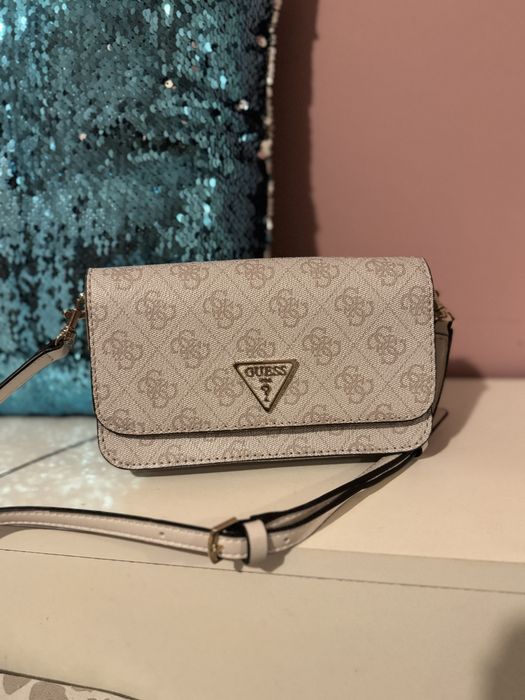 Дамска чанта Guess