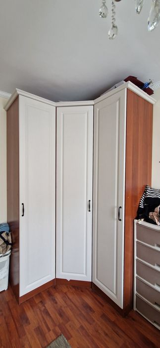 Шкаф угловой удобный