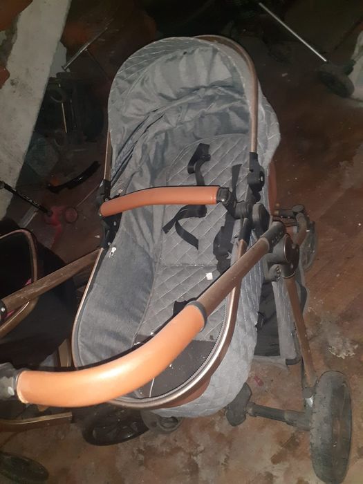 Срочно продам коляску