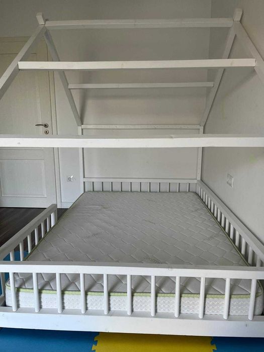 Pat din lemn Montessori cu saltea Dormeo Aloe Vera (16 cm, fermitate ridicată).