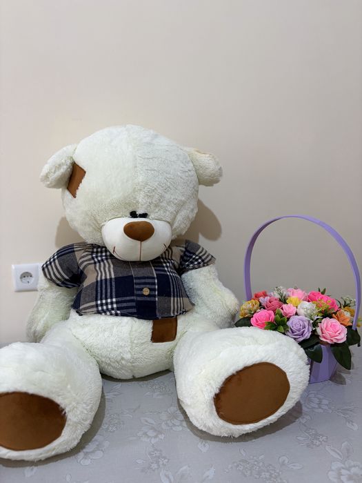 Большой плюшевый мишка